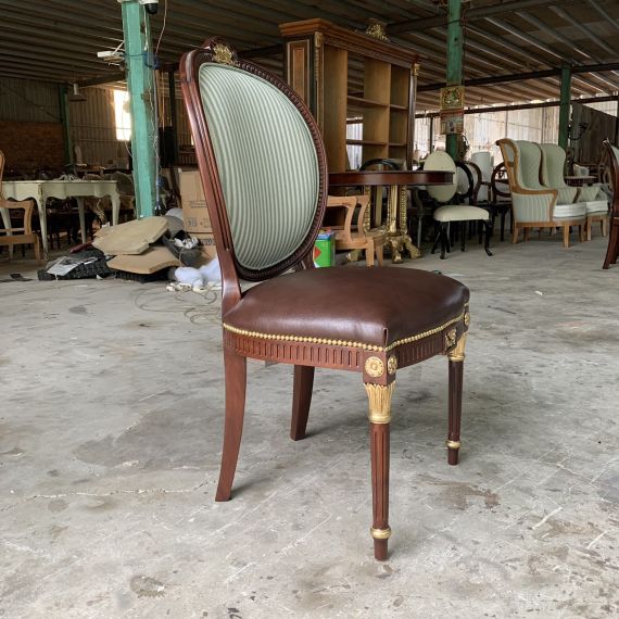 Ghế Louis King Chair Làm Bằng Gỗ Mahogany