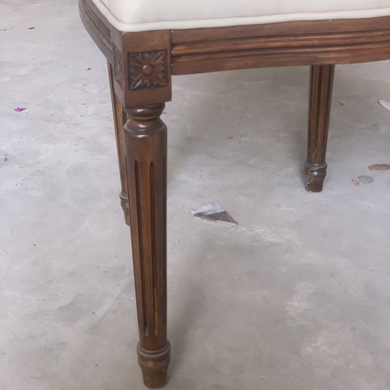 Ghế Louis XVI Gỗ Cao Su Tựa Vuông Bọc Da CÔng Nghiệp (Simili) LSXVI017
